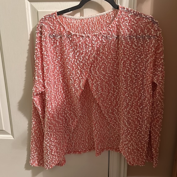 Super cute red and white open back sweater - Picture 2 of 2
